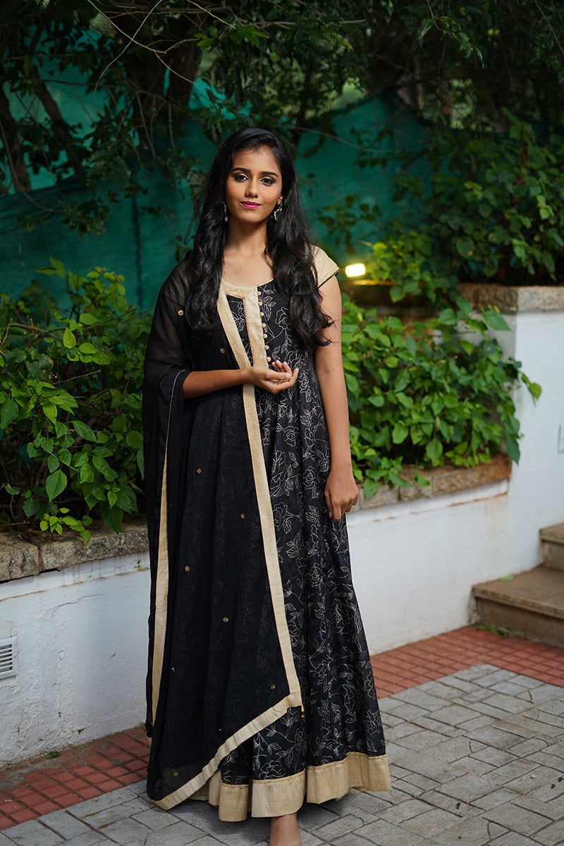 Tara Black fit & Flare Dress - STUDIO PEHEL