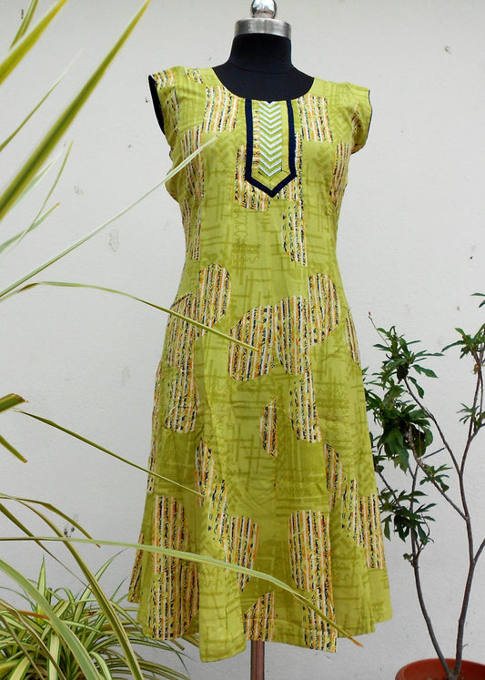Aastha lush green cotton kurti - STUDIO PEHEL