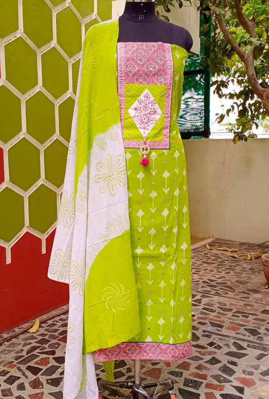 Parvati lush green salwar suit set - STUDIO PEHEL