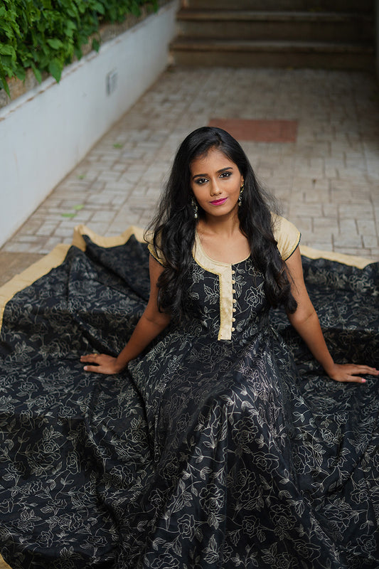 Tara Black fit & Flare Dress - STUDIO PEHEL