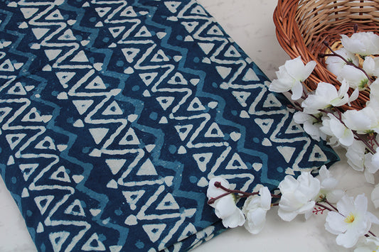 Cotton-fabric-floral-Indigo blue big triangle