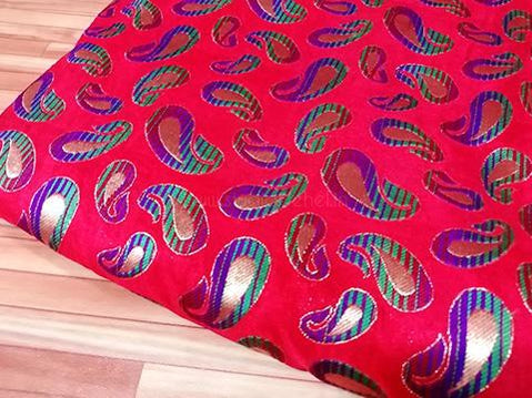 Pinkish red paisley patterned jaquard fabric - STUDIO PEHEL 