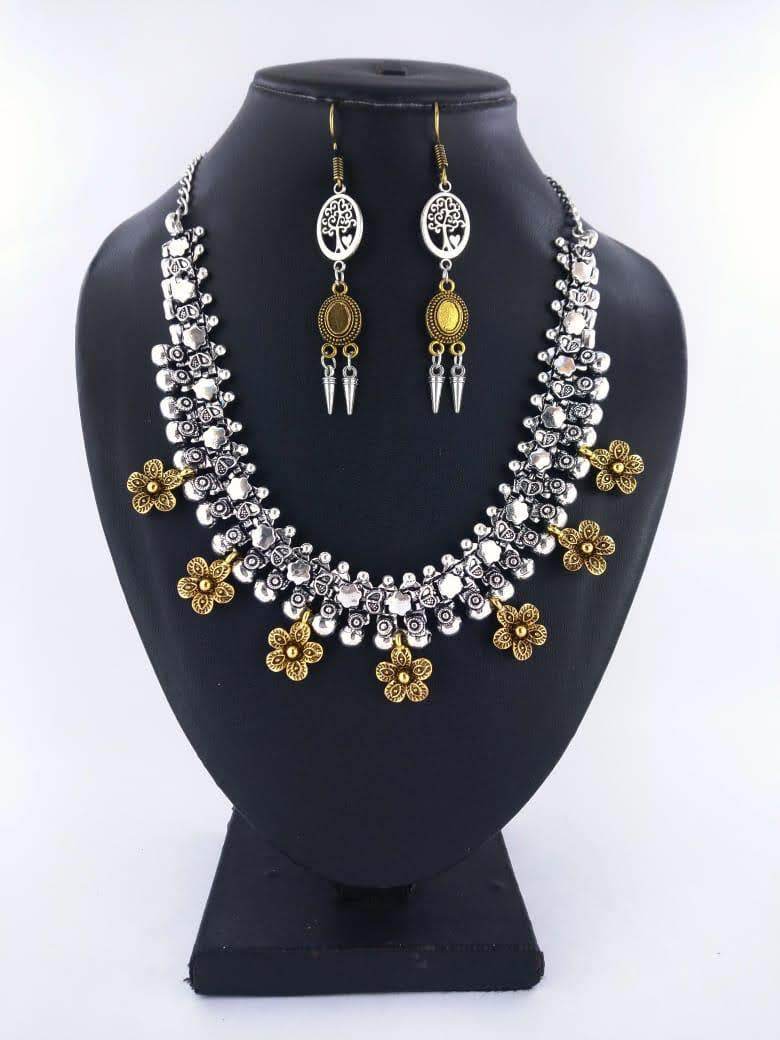 Alli floral gold necklace - STUDIO PEHEL 