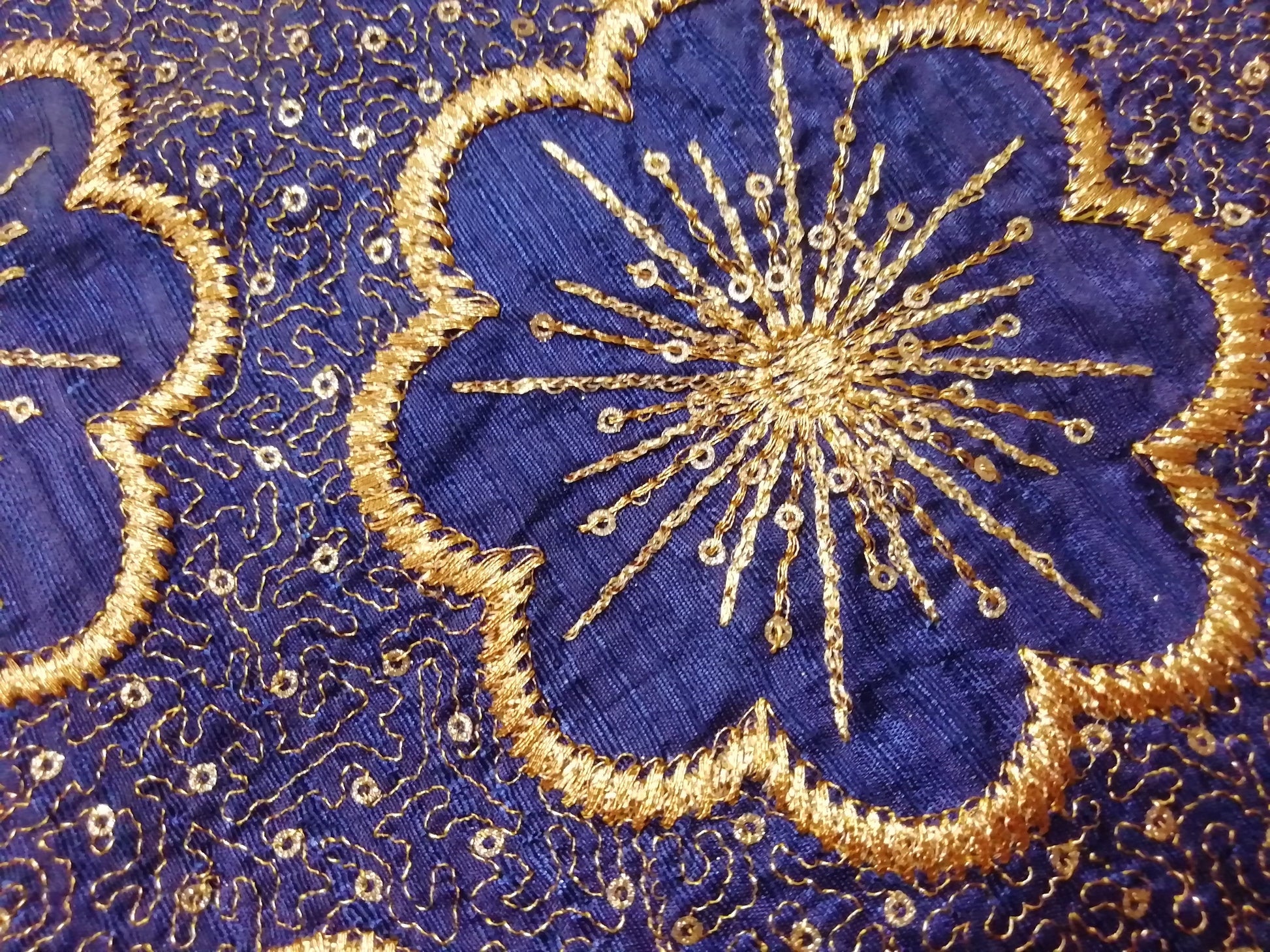Royal blue heavy embroidered fabric - STUDIO PEHEL 
